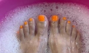 Foot Fuck And Footjob While Feet Are In The Foot Wash Basin