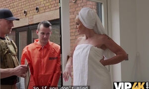 A Young Robber Is Fucking A Milf With Big Tits As His Life Depends On It