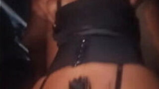 Esposa Gemendo Na Pica De Desconhecido No Estacionamento