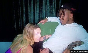 The Unforgettable Woman - Gabbie Carter