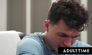 Bunch Of Milfs Has A Doctor Meeting For Bwc Patient