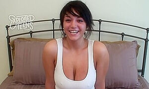 19 Yr Old Amateur With Ddd Titties Licks Ass