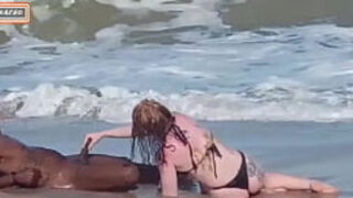 Fizemos Sexo Com Estranho Na Praia Ele Deixou Nós Duas Toda Fodida