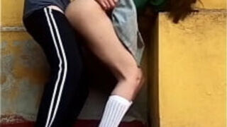 Estudiantes Cogen En Publico&comma; En El Patio De AtrÁs De La Escuela Antes De La Cuarentena&comma; Colegiala Mexicana Se Come Todo El Semen