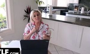 Stayhomemilf - Blue Witnessed Platinum-blonde Milf Lures Son