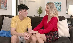 Step Mom Gave A Lesson In Hot Sex To Her Inexperienced Stepson