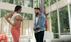 'real Estate Agent Alexis Fawx Gets Covered In Cum After Fucking New Client At Work'