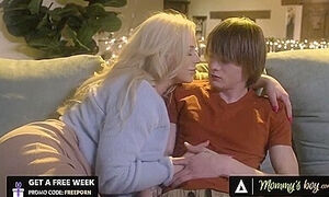Hot Curvy Milf Knows How To Make Her Hung Stepson Happy