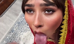 Curvy Euro Pawg Wearing Traditional Indian Costume Delivers Fantastic Pov