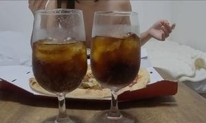 'ã€å¤‰æ…‹äººå¦»vlogã€‘ãŠã†ã¡ã§ã¾ã£ãŸã‚Šã ã‘ã©ã‚»ãƒƒã‚¯ã‚¹ã¯æ¿€ã—ãã€€[hentai Japanese Wife Vlog] Eating Pizza And Having Rough Sex&