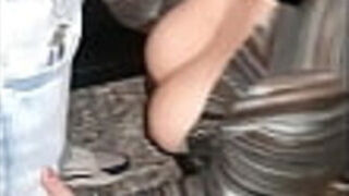 Dogging En Valencia&period; Un Extraño Se Acerca A Nuestro Coche Mientras Mi Esposa Me Está Haciendo Una Mamada Y Acabamos Follandola Entre Los